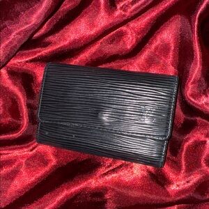 Louis Vuitton Noir Black Epi Multicles 4